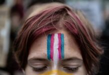 Адміністрація Трампа посилює обмеження щодо гендерно підтверджувальної терапії для неповнолітніх