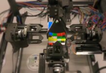 Робот побив світовий рекорд зі збирання кубика Рубіка менш ніж за 46 секунд