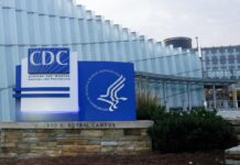 Американці більше довіряють вченим, ніж політичному керівництву з питань охорони здоров’я