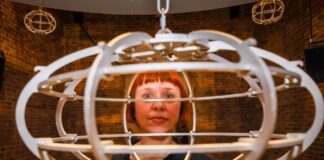 Criatividade alimentada por IA: a visão de Holly Herndon para o futuro da música