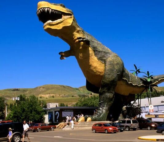 Найбільший динозавр у світі шукає нового власника