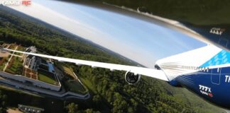 Ramy RC создал крупнейший в мире Boeing 777. И вручил пульт управления Тайлеру Перри