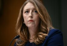 Трамп заменил Кейси Мизс радиологом Николь Сафье на посту главного санитарного врача США