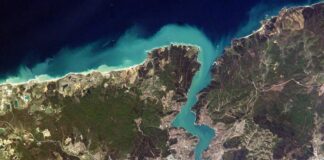 De 10 meest strategische zeestraten ter wereld: een geografische gids